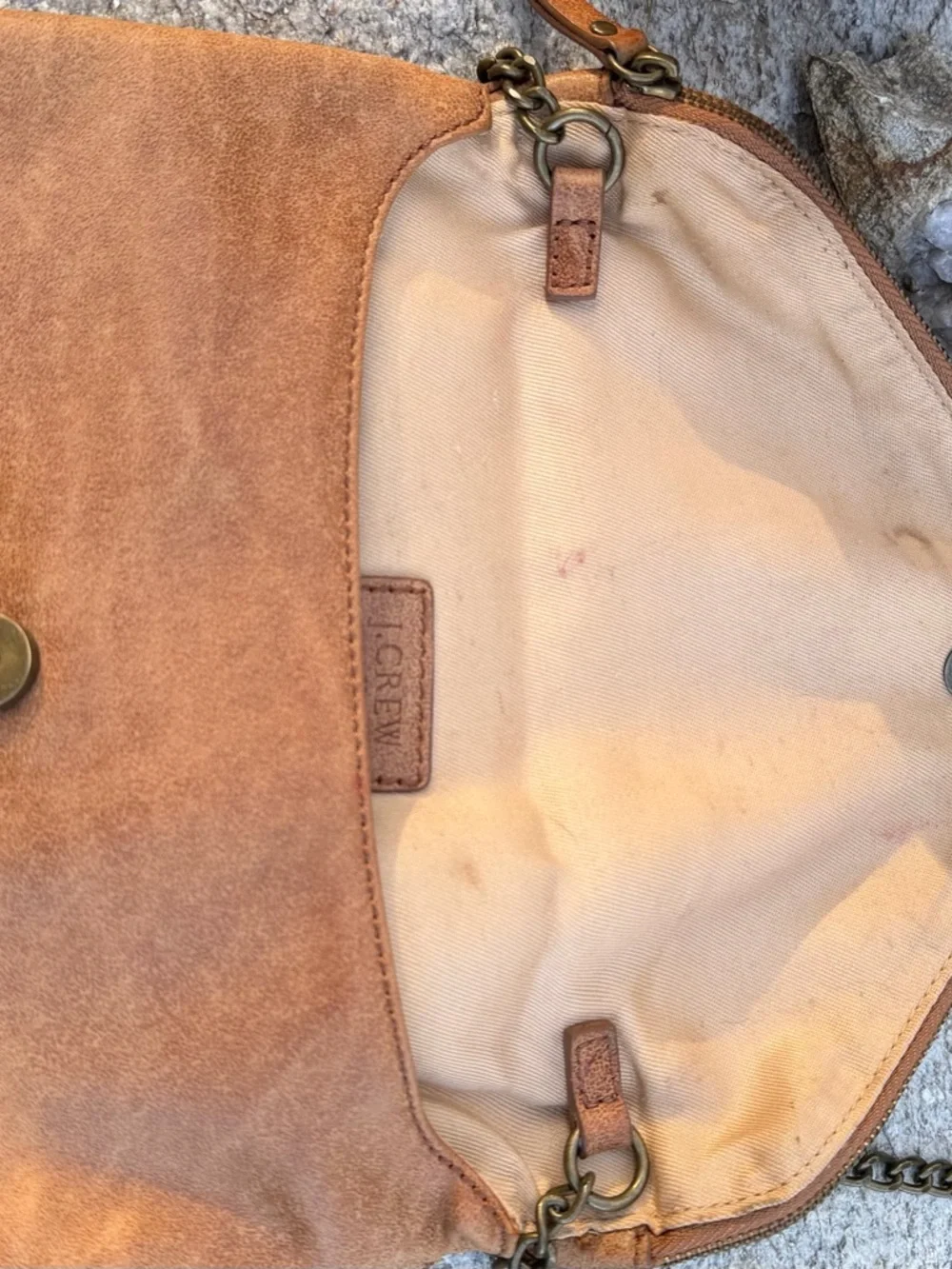 VERY VINTAGE J. Crew Tan Leather Envelope Clutch with Brass Chain